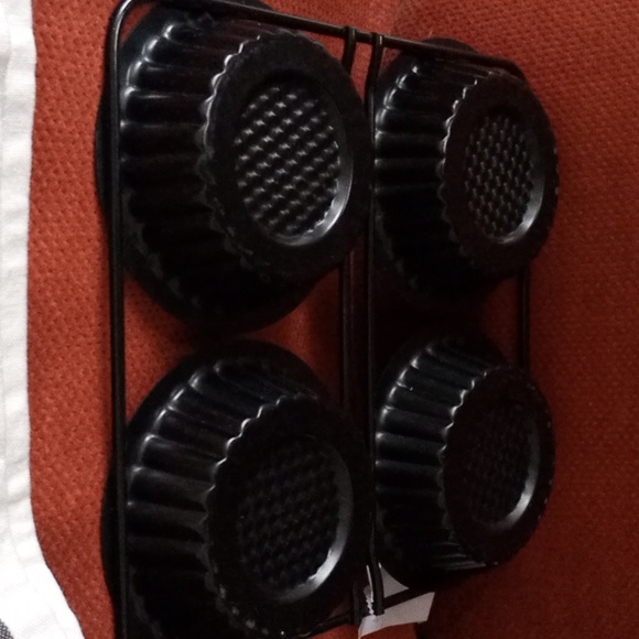 Tartlette Pan 4 Cavity Tart Pan - Picture 3 of 3